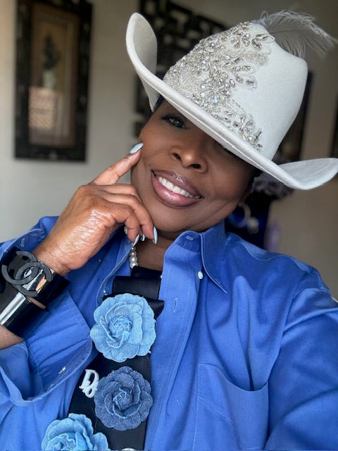 Giddy-Up Gyals (Ivory)